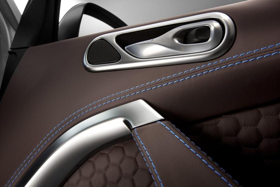 Детали интерьера Aston Martin Cygnet Cygnet & Colette 2011 года  (фото 7 из 29)